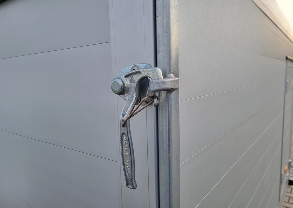 Remorque fourgon Debon C255 ALU 1300 kg avec porte latérale – Image 15