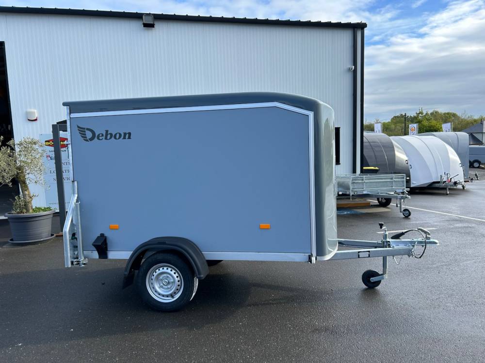 Fourgon Debon Roadster c 255 ptac 750 kg