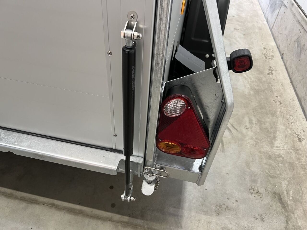 Remorque fourgon Debon Roadster C700 ALF avec porte latérale – Image 26