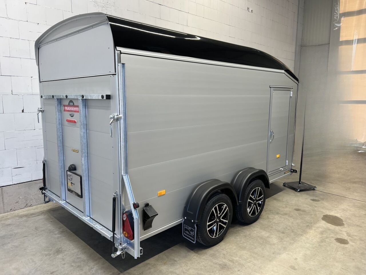 Remorque fourgon Debon Roadster C700 ALF avec porte latérale – Image 4