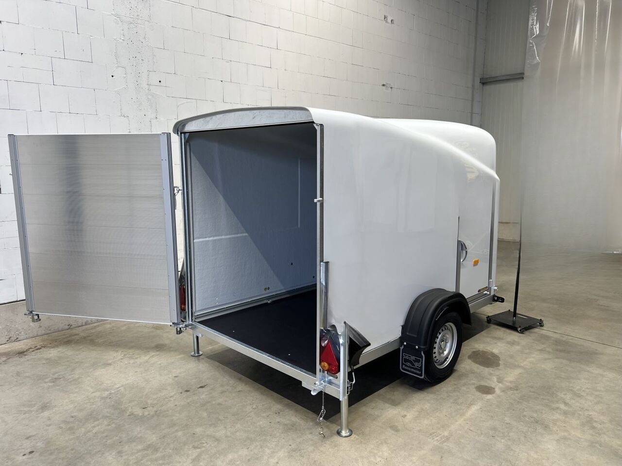 Remorque fourgon Debon Cargo 1300.02 avec porte latérale – Image 18